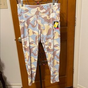🏃‍♀️🏃‍♀️🏃‍♀️BOGOHO 🏃‍♀️🏃‍♀️🏃‍♀️Floral Patterned Leggings-Large